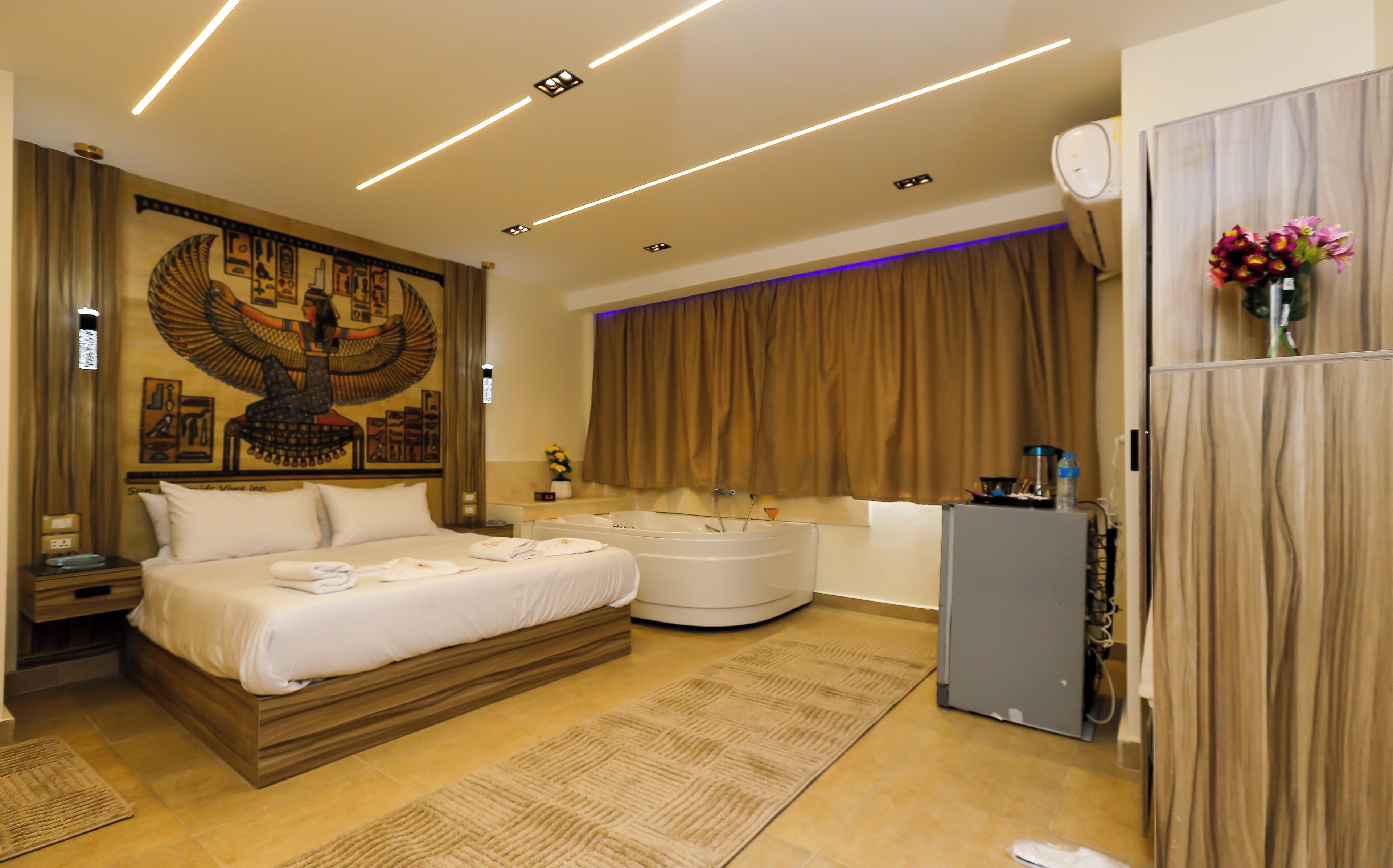 Egyptian cotton sheets, premium bedding, minibar, individually furnished