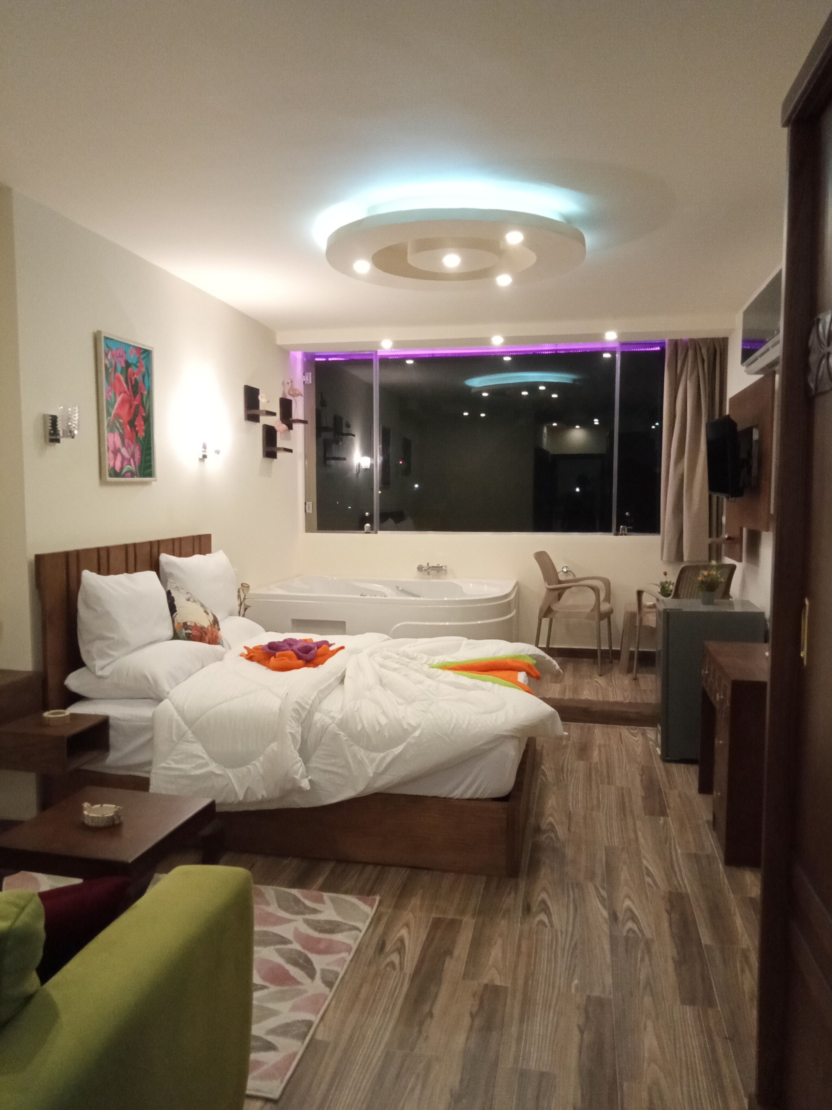 Draps en coton égyptien, literie de qualité, minibar, ameublement unique