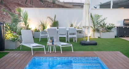 Michealangelo- apartamento de lujo con jardín y piscina