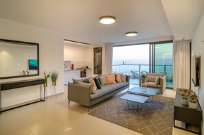 Smart TV, music library