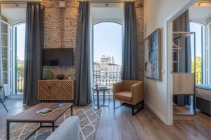 48-inch Smart TV with digital channels