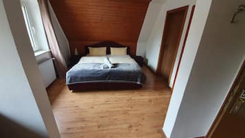 Doppelzimmer, Nichtraucher | Minibar, Schreibtisch, laptopgeeigneter Arbeitsplatz