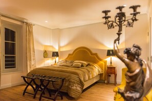 Habitación de lujo con 1 cama matrimonial o 2 individuales (Mucha) | Sábanas italianas Frette, ropa de cama de alta calidad y edredón 