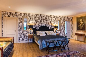 Luxe kamer, 1 twee- of 2 eenpersoonsbedden (Aurora) | Italiaanse Frette-lakens, luxe beddengoed, donzen dekbedden