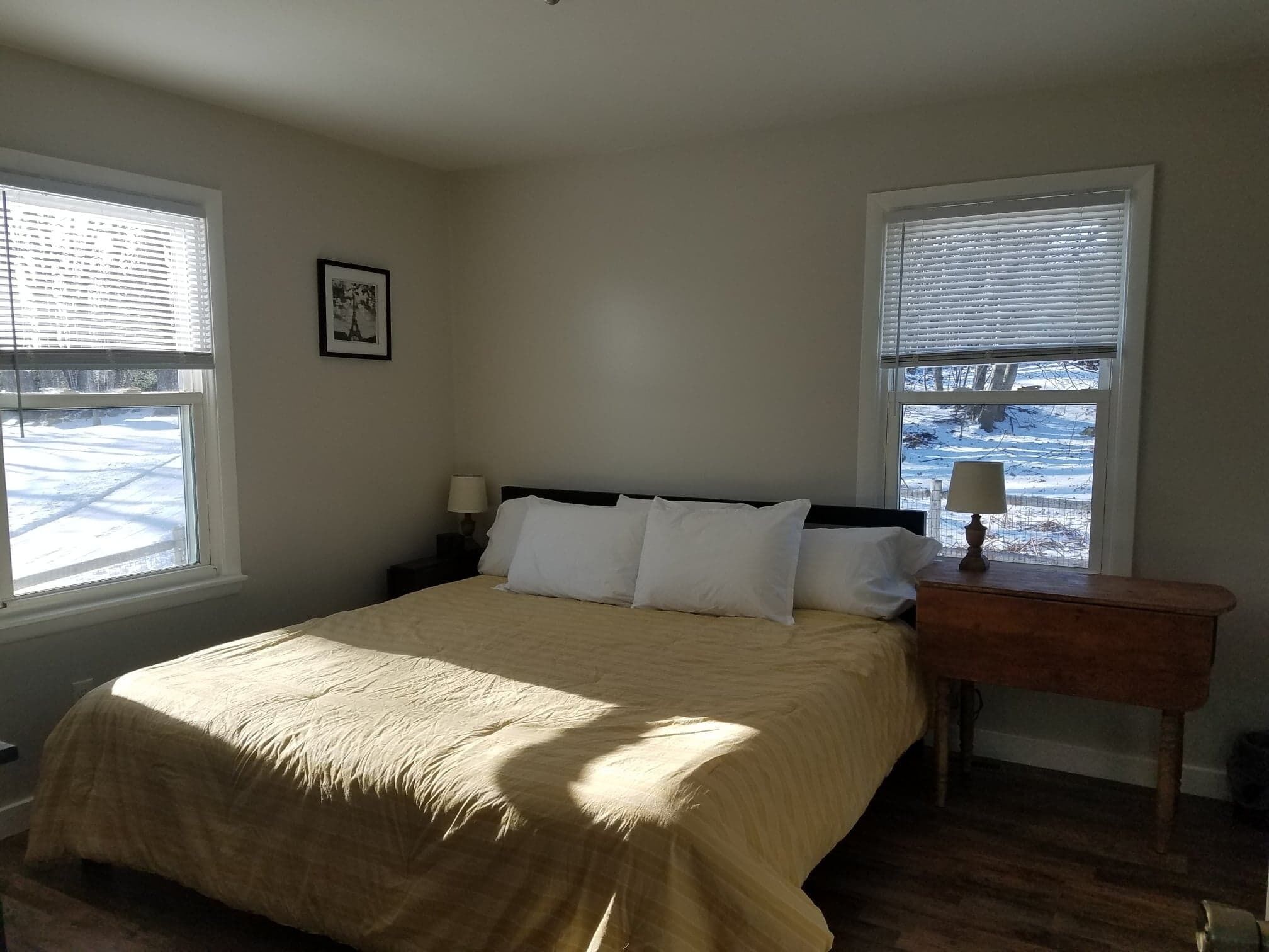 3 chambres, fer et planche à repasser, Wi-Fi, draps fournis