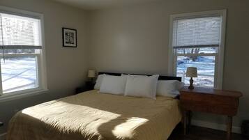 3 habitaciones, tabla de planchar con plancha, wifi y ropa de cama