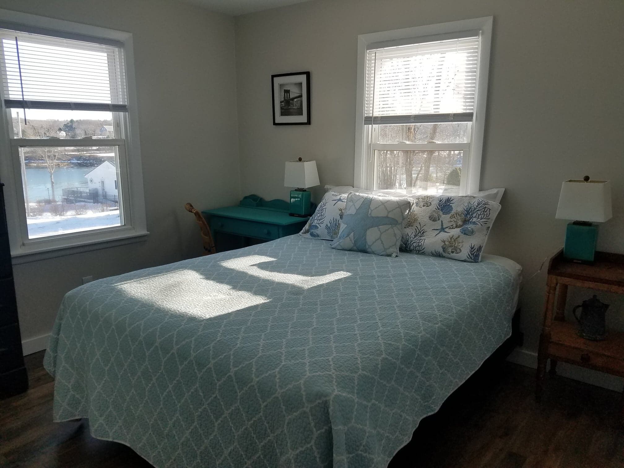 3 habitaciones, tabla de planchar con plancha, wifi y ropa de cama 