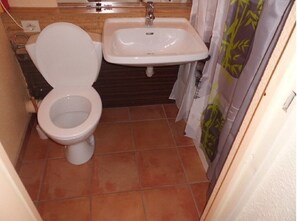 Bathroom - Studio at the foot of the slopes, for 2 people. (Villarembert)