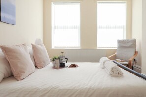 4 habitaciones, insonorización, tabla de planchar con plancha y wifi 
