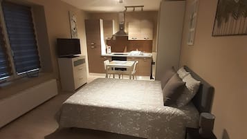 1 quarto, Wi-Fi de cortesia, roupa de cama