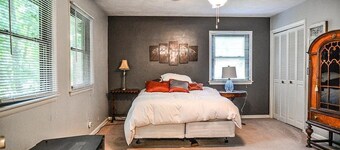 Furnished Home in Quiet Neighborhood close to everything.