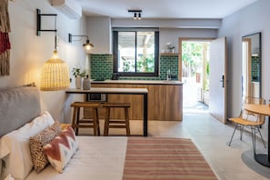 Studio, 2 Einzelbetten, Terrasse | Wohnbereich | Flachbildfernseher