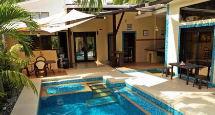 Comfortable room Double bed Private bathroom by the pool