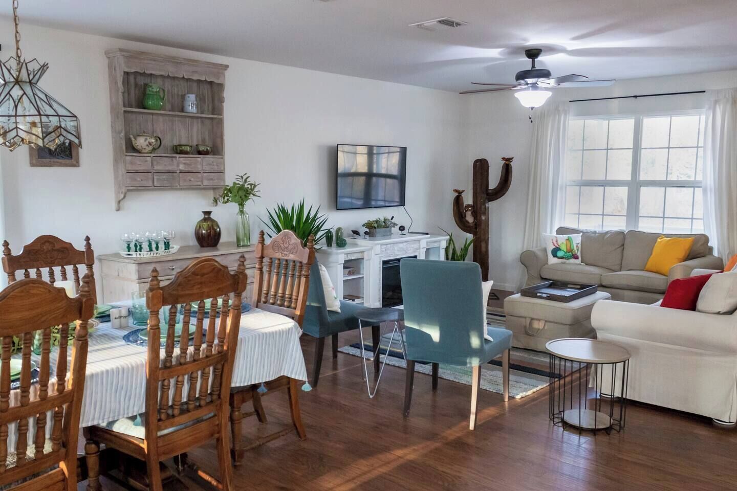 Smart TV, fireplace, DVD player, books