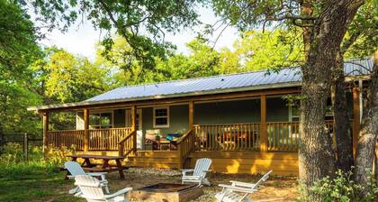 The Cactus House, A Serene Pet-Friendly Home in the 42 Acre Lost Pines Shire