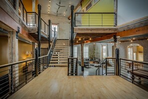 Interior - 2025/2026 Open! - Colossal Loft in Three Oaks. 2 Night Summer Minimum (Three Oaks)