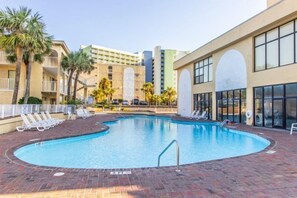 House | Pool