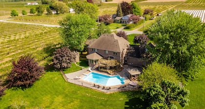 GLOBALSTAY. Unique 5BR Villa. Swimming Pool. HOT TUB