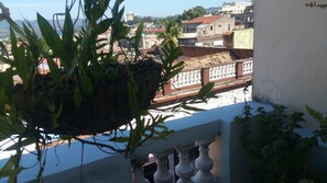 Standard-Dreibettzimmer | Blick auf die Stadt