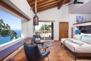 4 Schlafzimmer, Zimmersafe, Schreibtisch, Bügeleisen/Bügelbrett