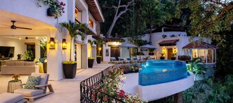 Casa Sueños del Mar - Luxury Ocean View Villa with Chef & Staff