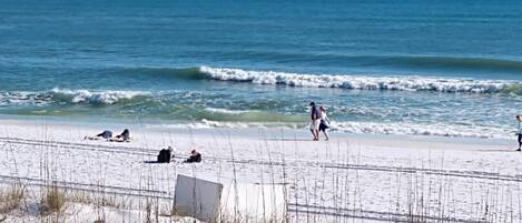 Beach nearby, sun loungers, beach towels