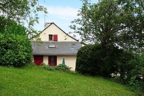 Isolated cottage in the countryside. 5 minutes from all shops
