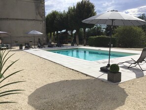 Outdoor pool, a heated pool - Petit Chateau of ‘La Belle Époque’ era on the banks of the River L’Isle. (Saint-Astier)