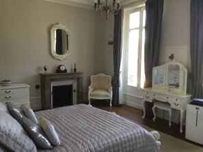 5 Schlafzimmer, Bügeleisen/Bügelbrett, kostenloses WLAN, Bettwäsche