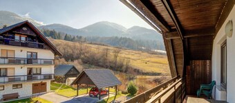 Elegante appartamento con WIFI, TV, balcone, animali ammessi, vista panoramica e parcheggio