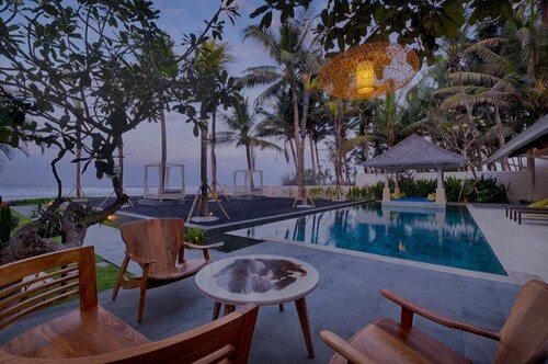 Saba 5BR stunning Private  Beach Front + Hot Tub+Breaskfast AT