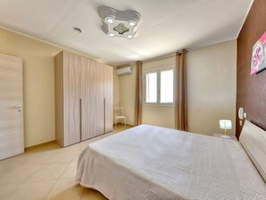 4 camere, ferro/asse da stiro, culla da viaggio, Wi-Fi gratuito