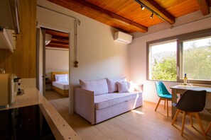 Villa, piscine privée | Salle de s éjour | Téléviseur à écran plat, lecteur de DVD