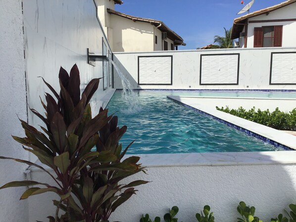 حمّام سباحة خارجي