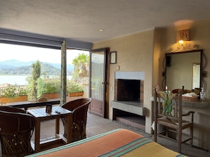 Junior Double Room - Hotel Villas Paraiso (Valle de Bravo)