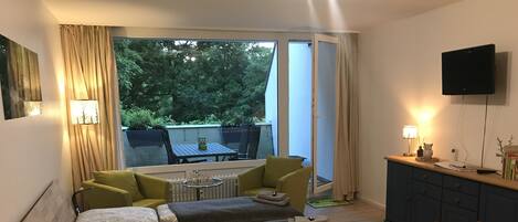 1 habitación, tabla de planchar con plancha, wifi gratis y ropa de cama