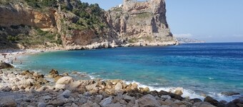 Magnificent quiet apartment close to everything with swimming pool.