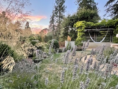 Quiet, Elegant Apartment With Beautiful Views & Terraced Gardens