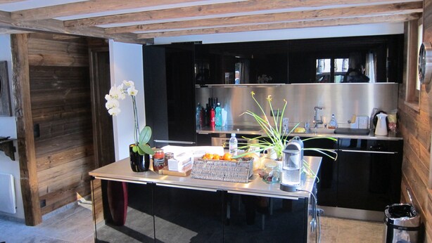 Coffee/tea maker, fridge, microwave, oven - Charming, peaceful chalet in the 3-star village of Argentière (Argentière)