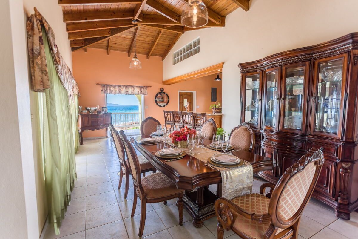 Exclusive Villa | Living room | TV