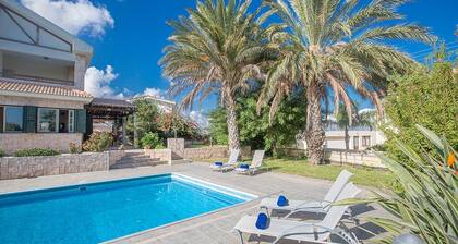 Villa Joely, Superbe villa 5BDR Protaras avec piscine privée, prÚs de la plage