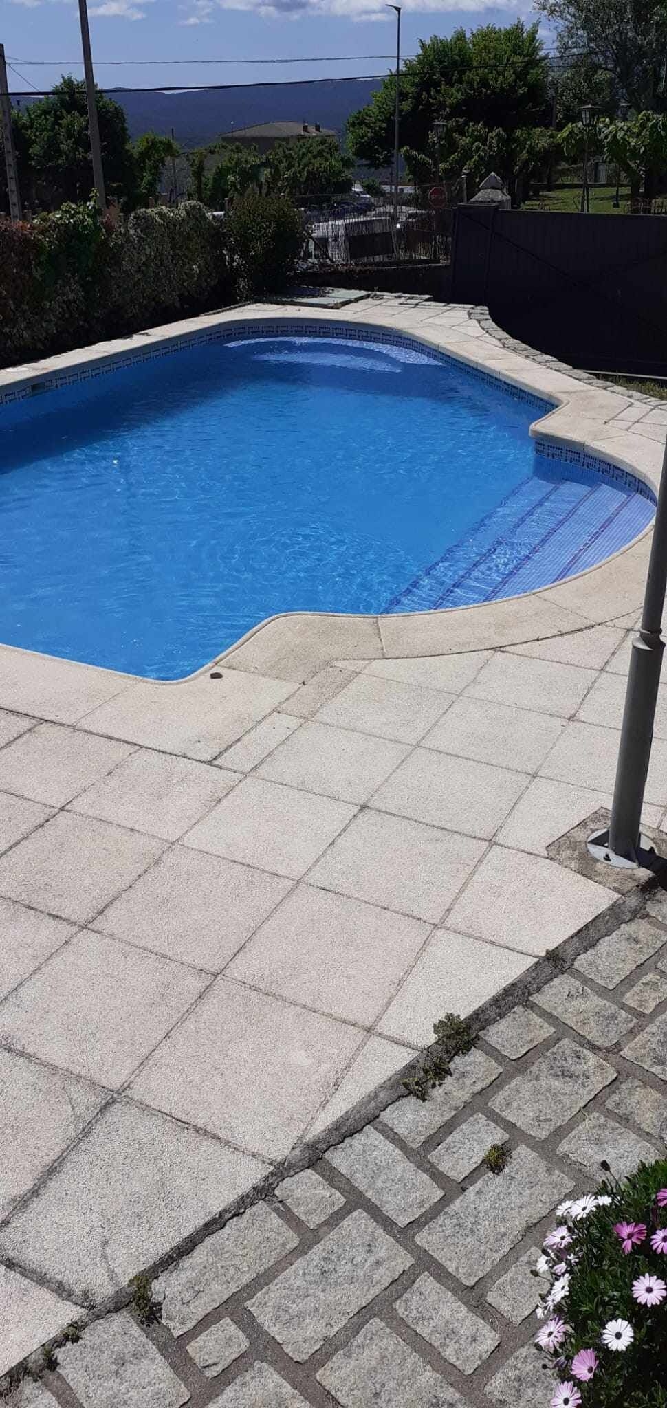 حمام سباحة