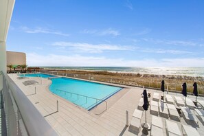 Et oppvarmet basseng