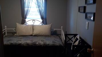 3 camere, una scrivania, ferro/asse da stiro, Wi-Fi gratuito