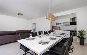 Dining - Cozy home in Mundanije (Mundanije)