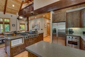 Coffee/tea maker, griddle, cookware/dishes/utensils, dining tables - Holly Hideaway - TLUXP (Tahoe City)