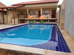 Outdoor pool, open 8:00 AM to 11:00 PM, pool loungers - Barcelona Beach Residence (Aracati)