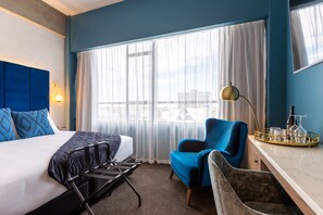 Standard King Room | City view - The Muse Christchurch, Art Hotel (Christchurch)