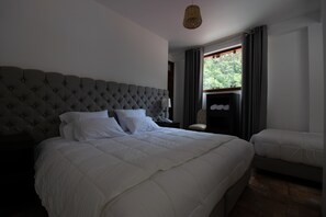 Romantic Double Room | Premium bedding, down comforters, Select Comfort beds, free WiFi