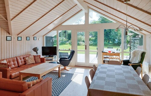 Lovely home in Hals with kitchen